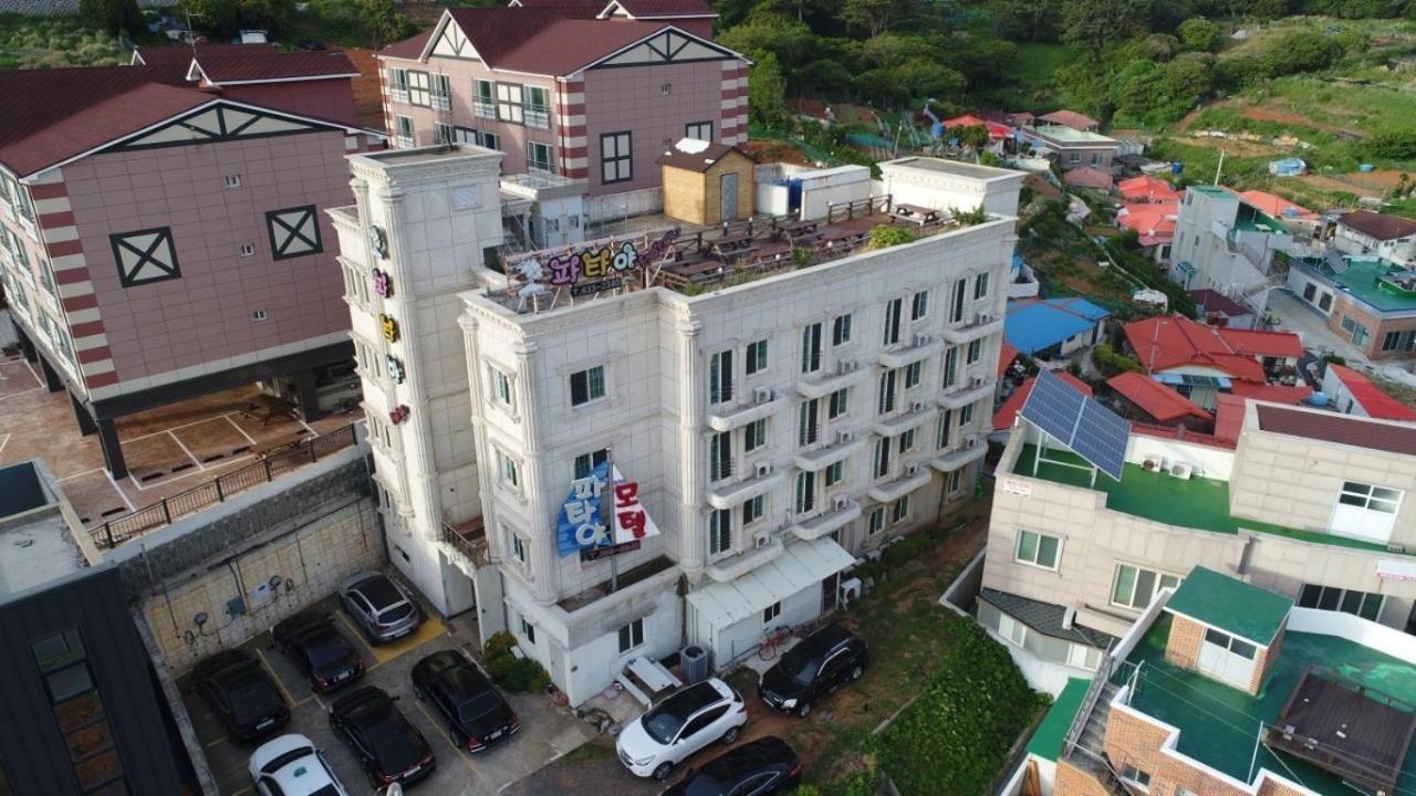 Pataya Motel Geoje Exterior photo