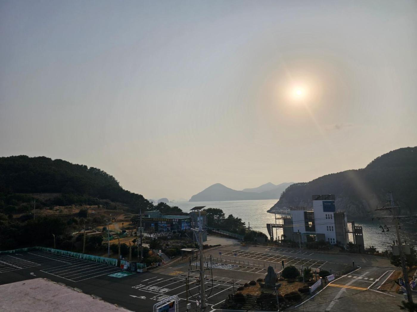 Pataya Motel Geoje Exterior photo